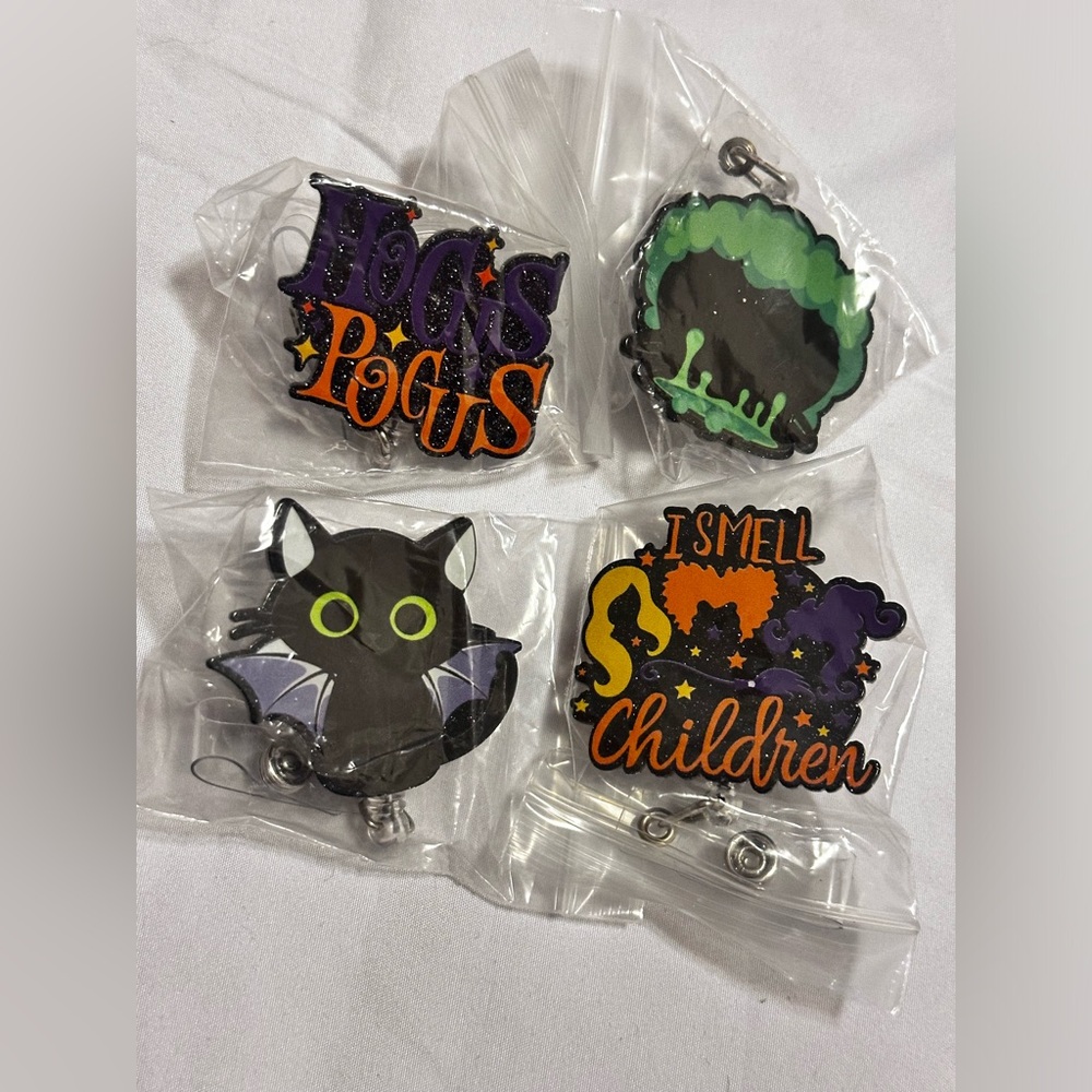 4Piece Halloween Retractable ID Badge Reels With Alligator Clips. NWT